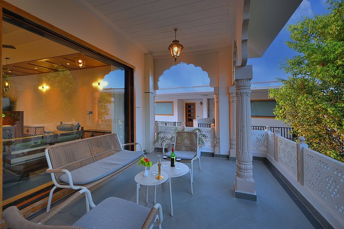 Ranthambore Baagh Palace hotel property in Ranthambore